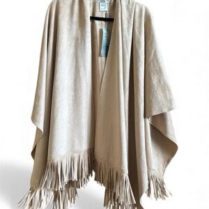 NWT Solitaire Faux Microsuede Beige Fringe Poncho
